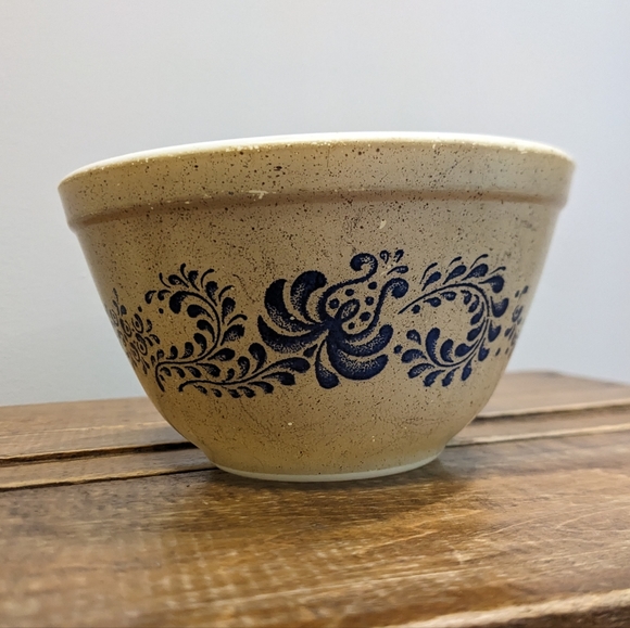 Vintage PYREX Homestead Pattern Small Mixing Bowl | Blue and Tan 401 750 ml - Picture 10 of 11